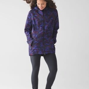Lululemon Rain For Daze Jacket II Hounds Camo Emperor Blue Black